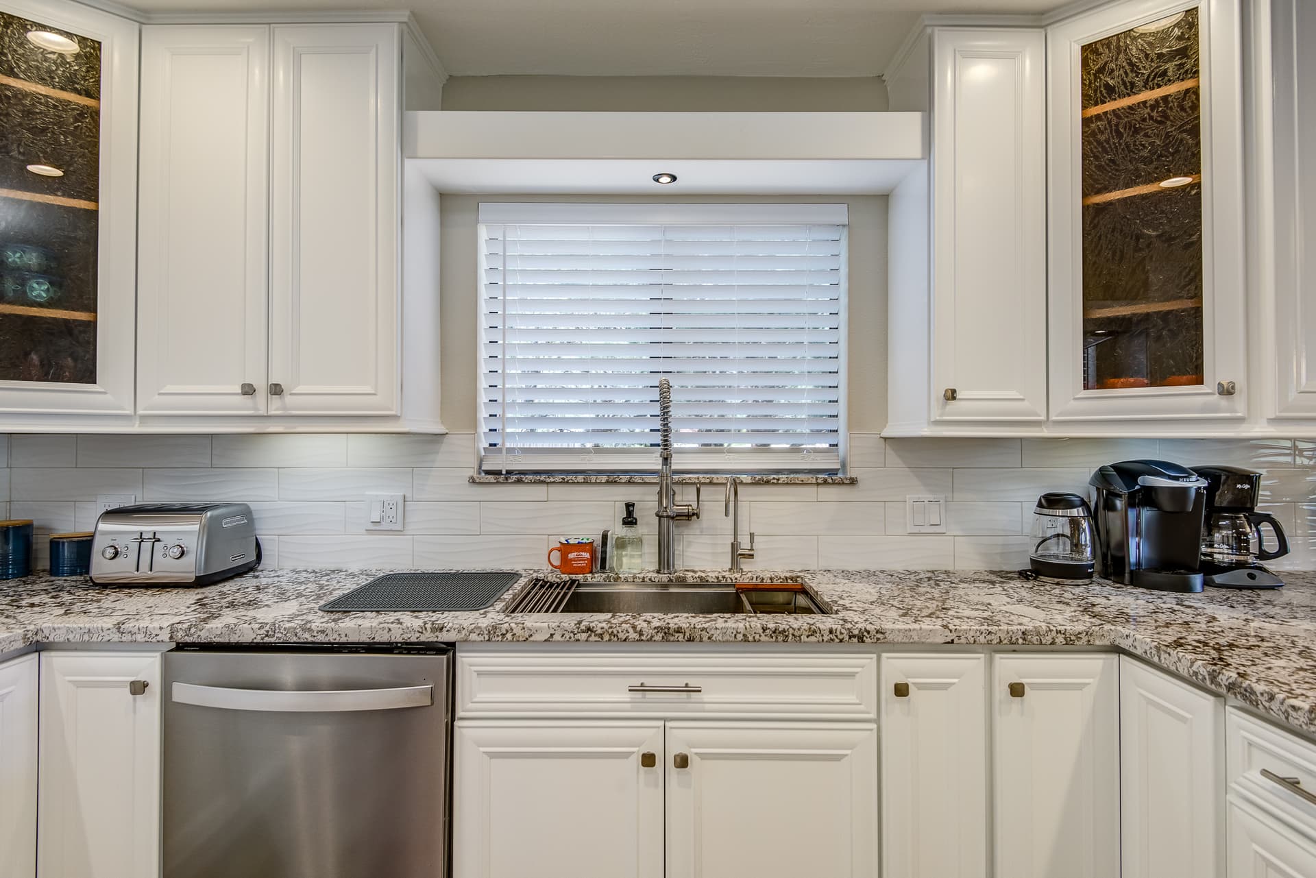 Dream Estate - Image 18