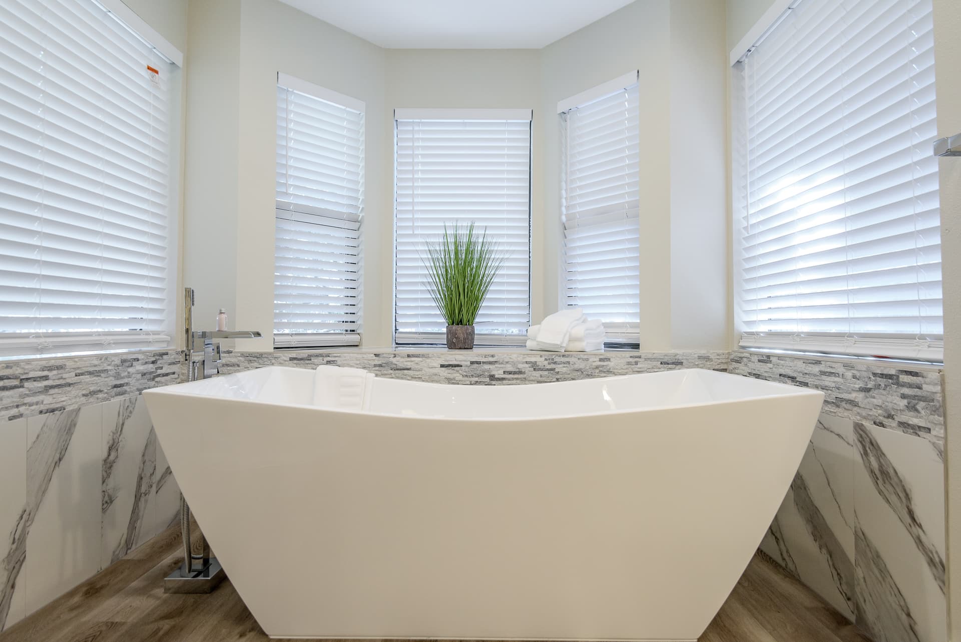 Dream Estate - Image 41