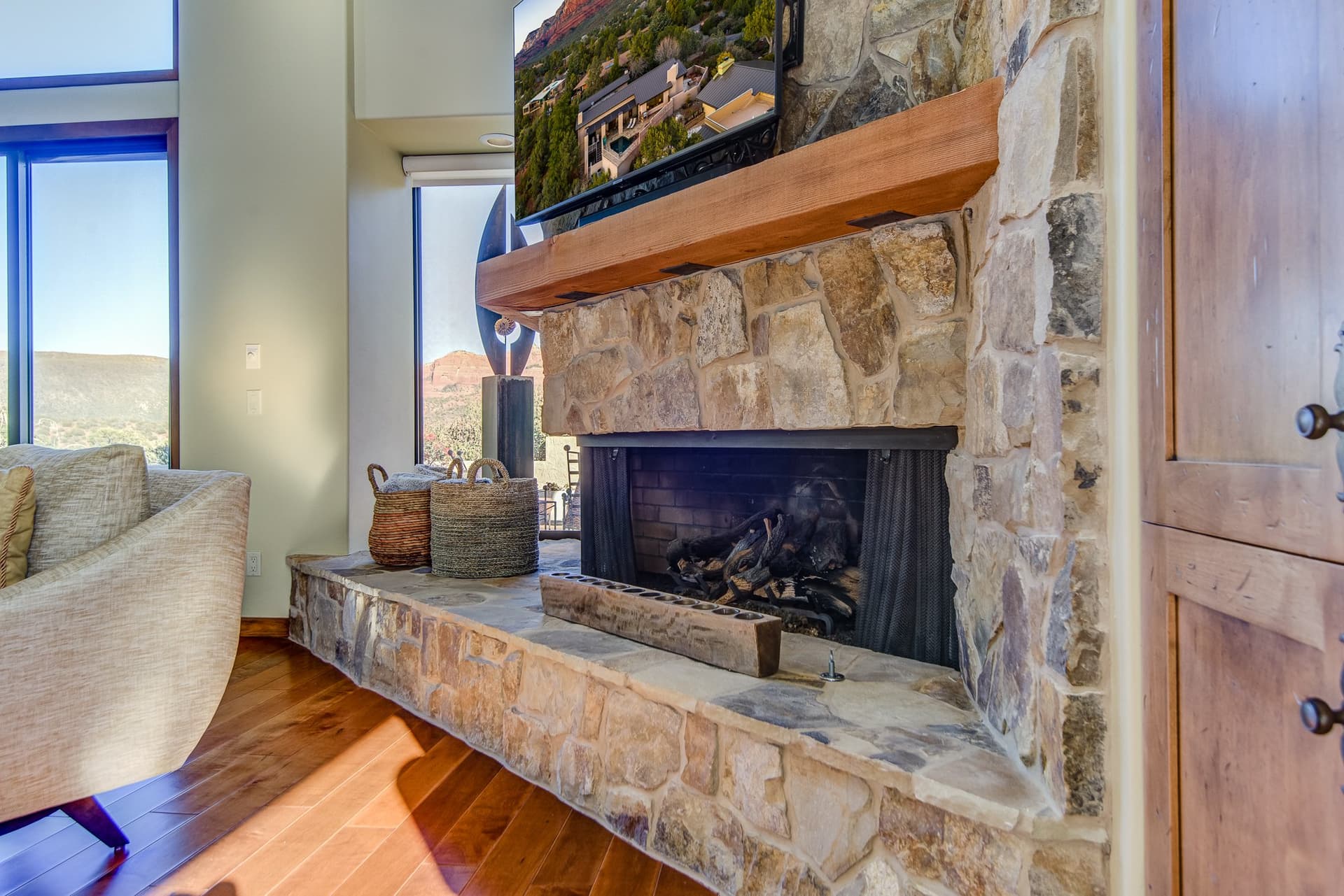 Uptown House of Views - Image 5