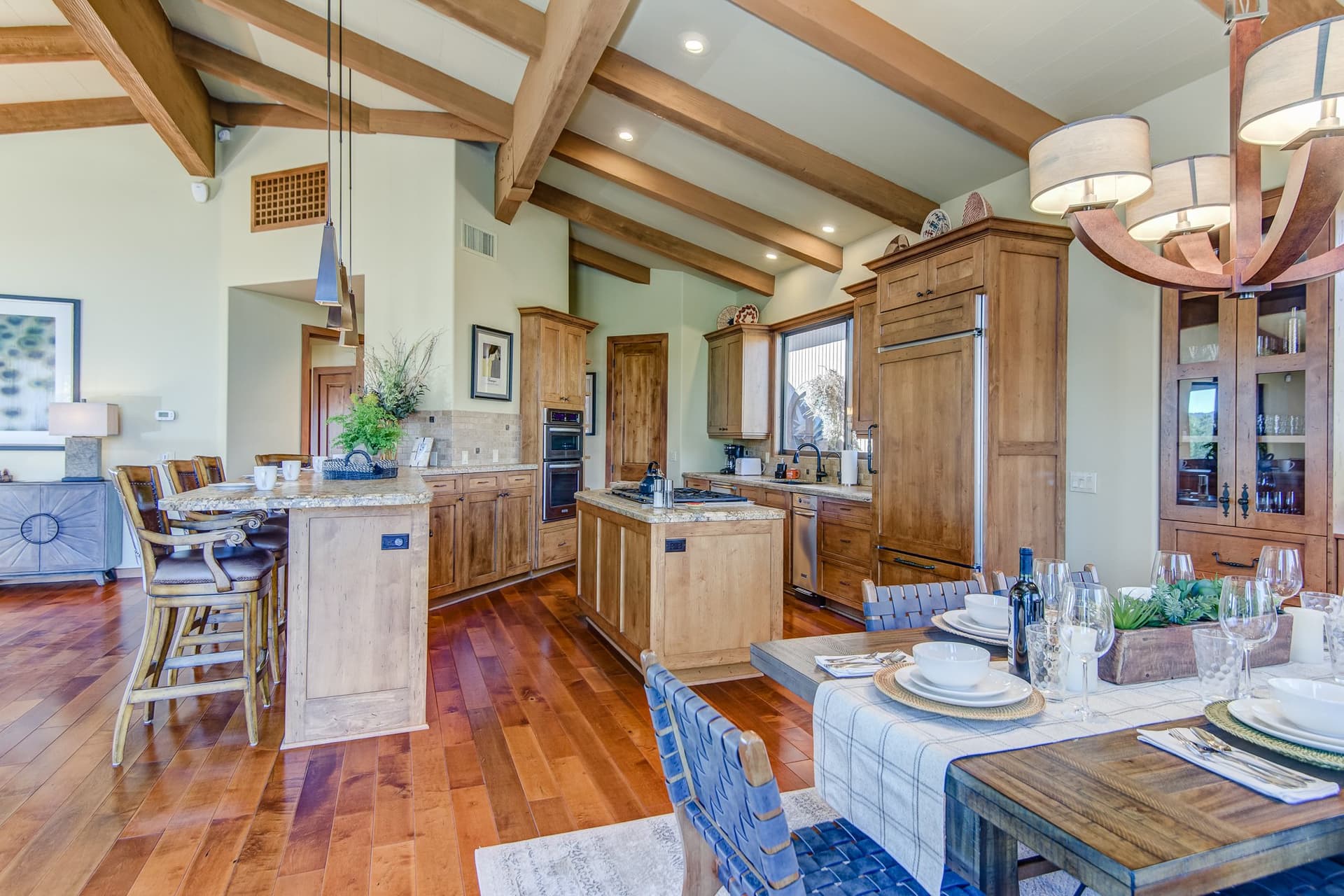 Uptown House of Views - Image 5