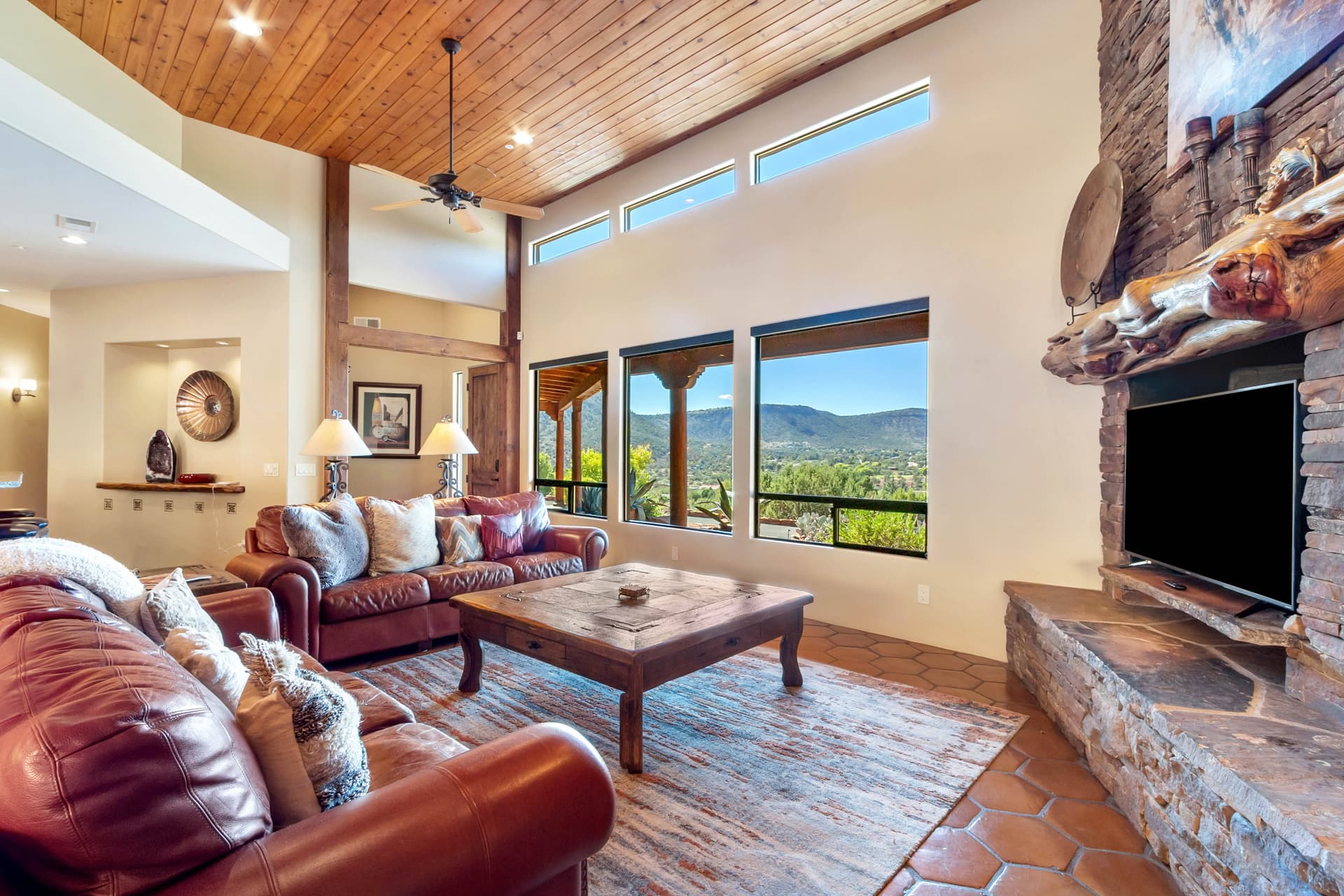 Wild Horse Hacienda - Image 4