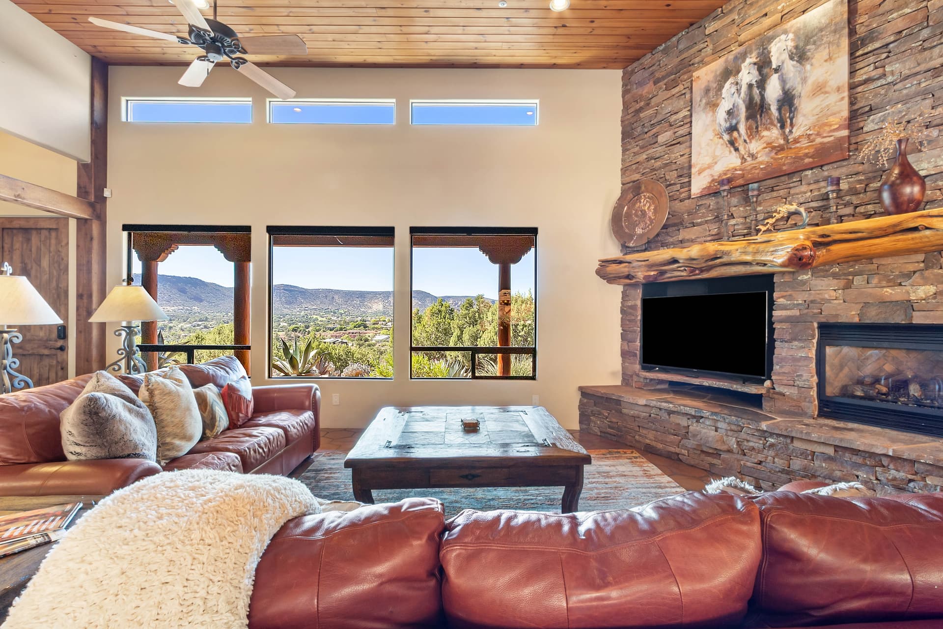 Wild Horse Hacienda - Image 4