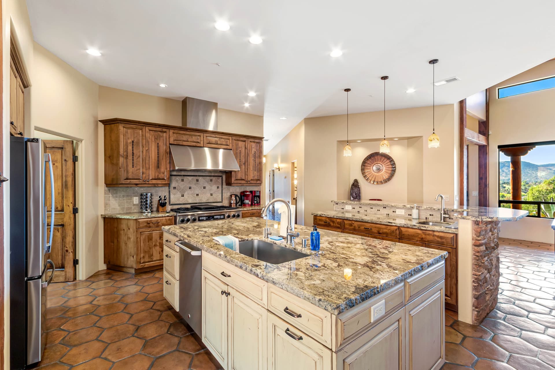 Wild Horse Hacienda - Image 8