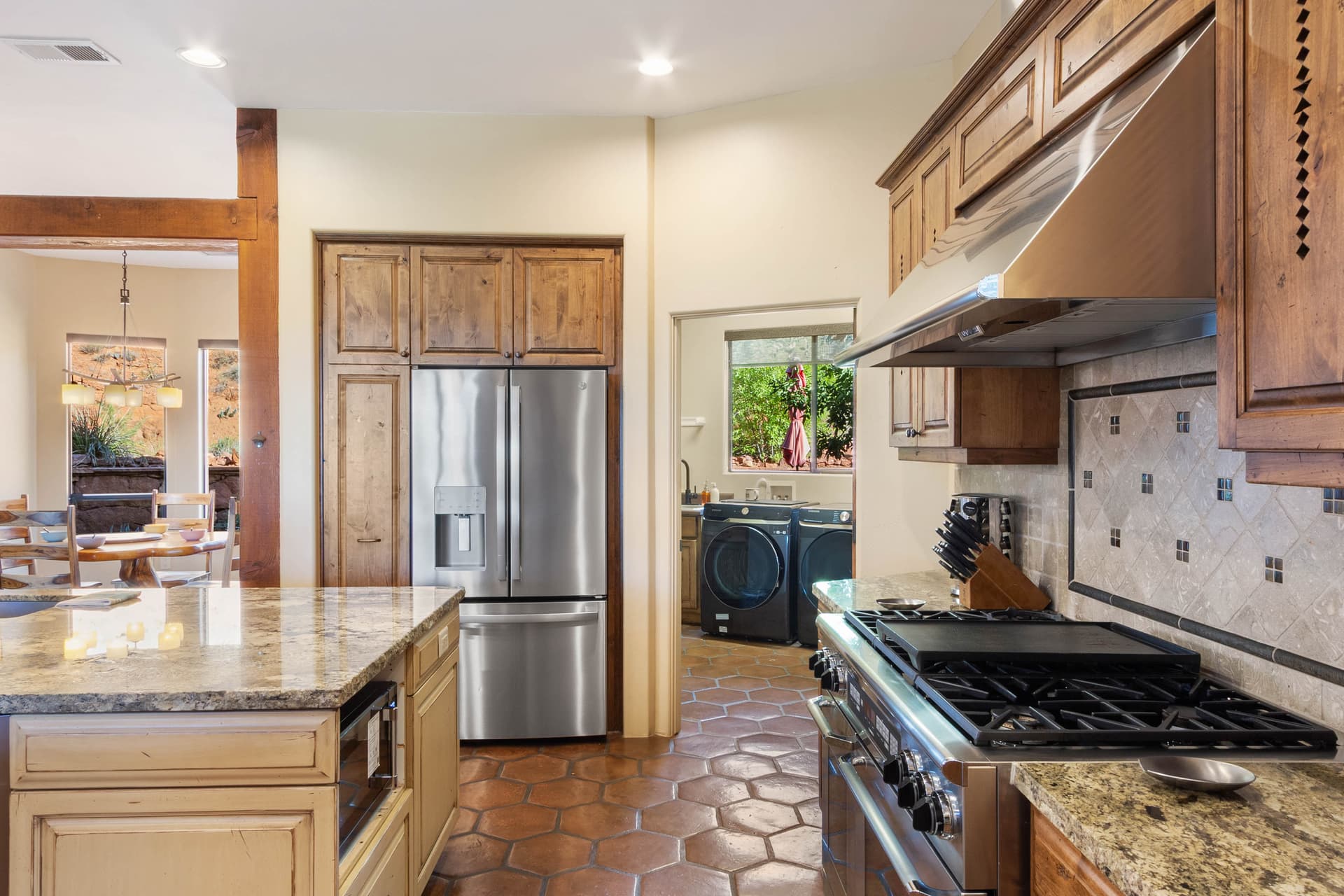 Wild Horse Hacienda - Image 9