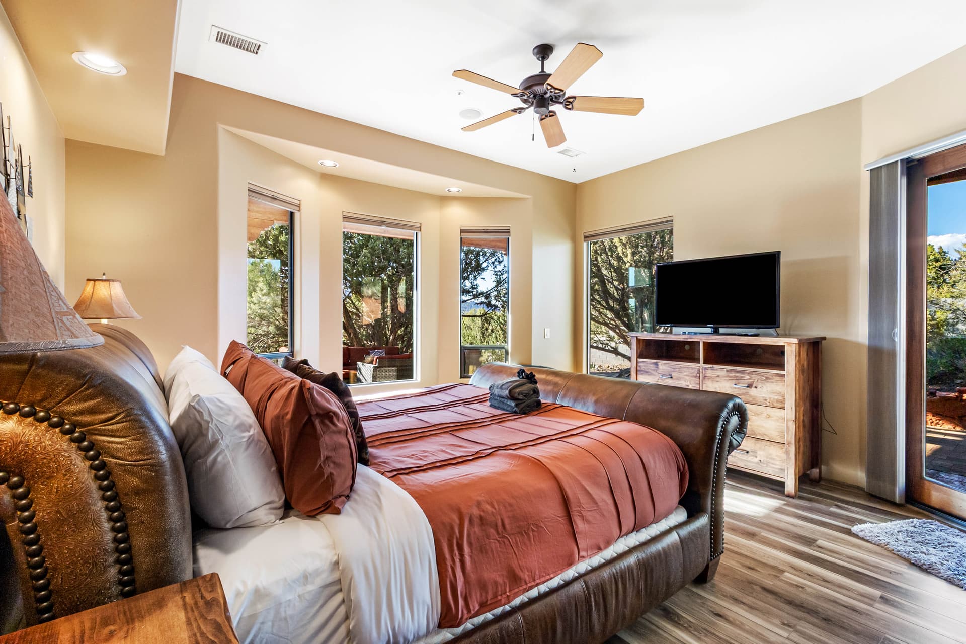 Wild Horse Hacienda - Image 19