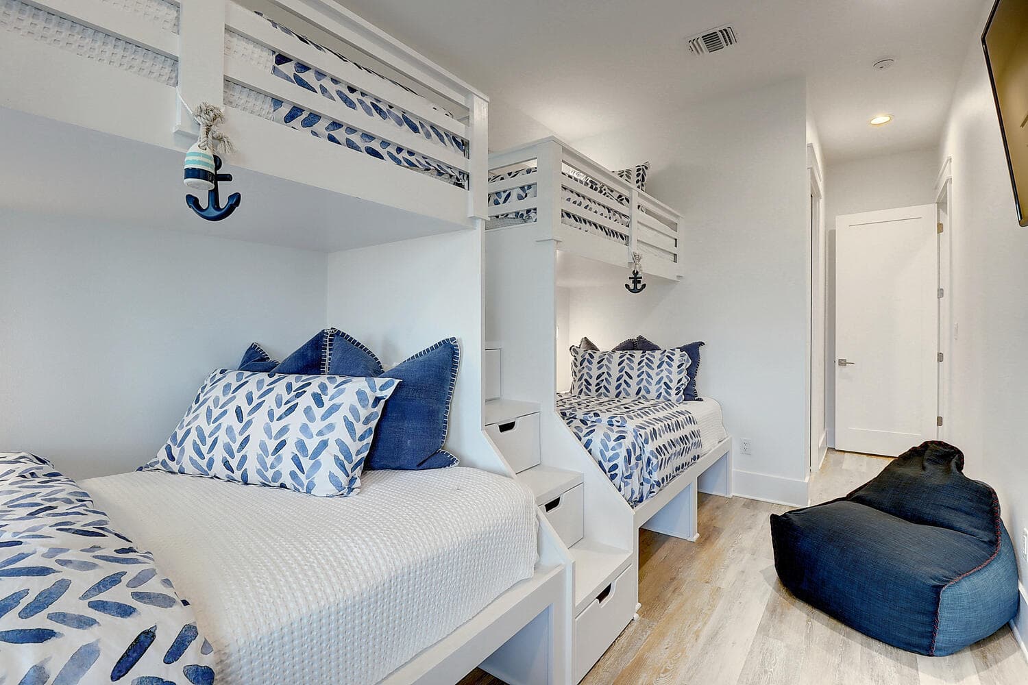 See The Sea - Image 23