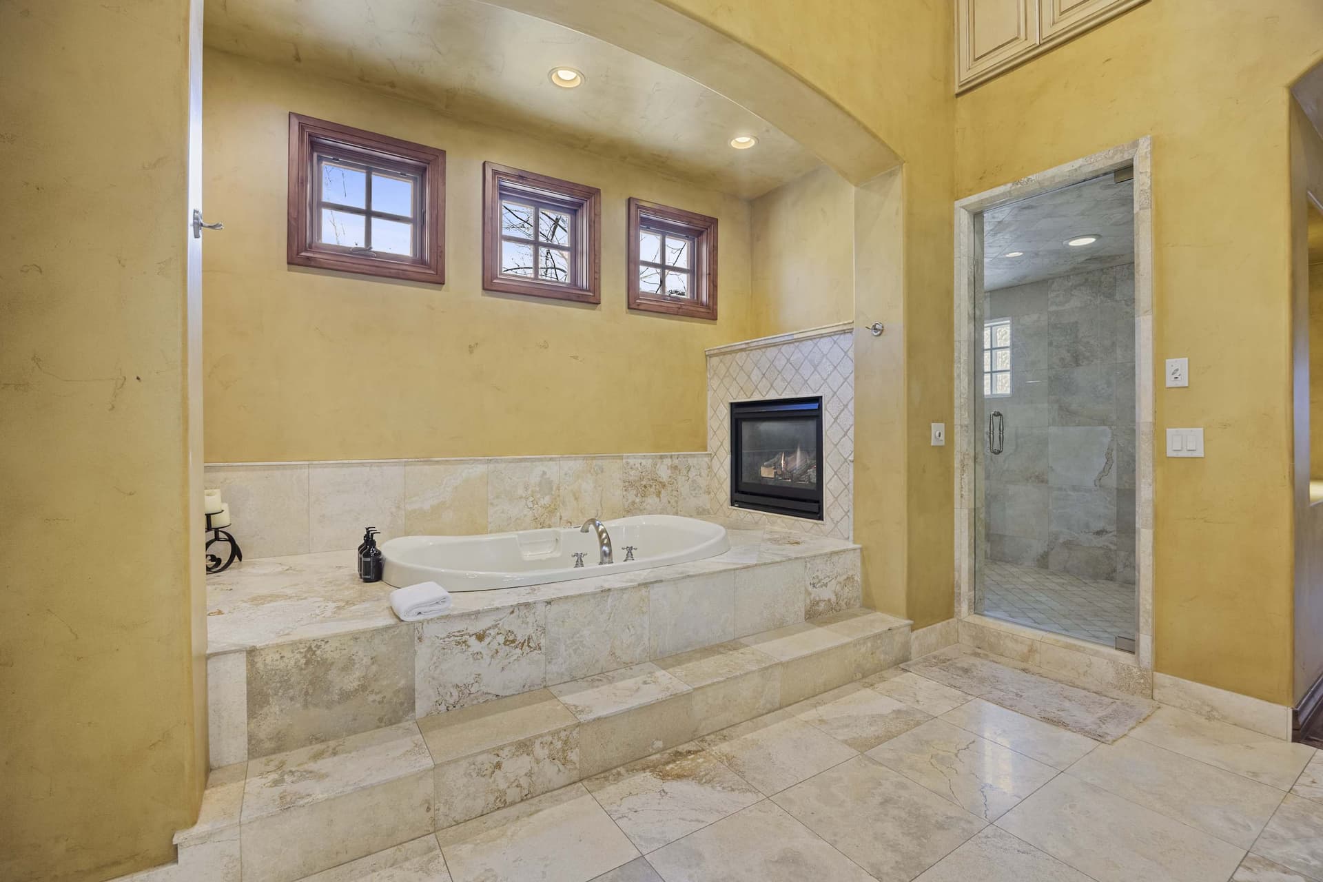 Luxury Mountain Retreat - Image 15