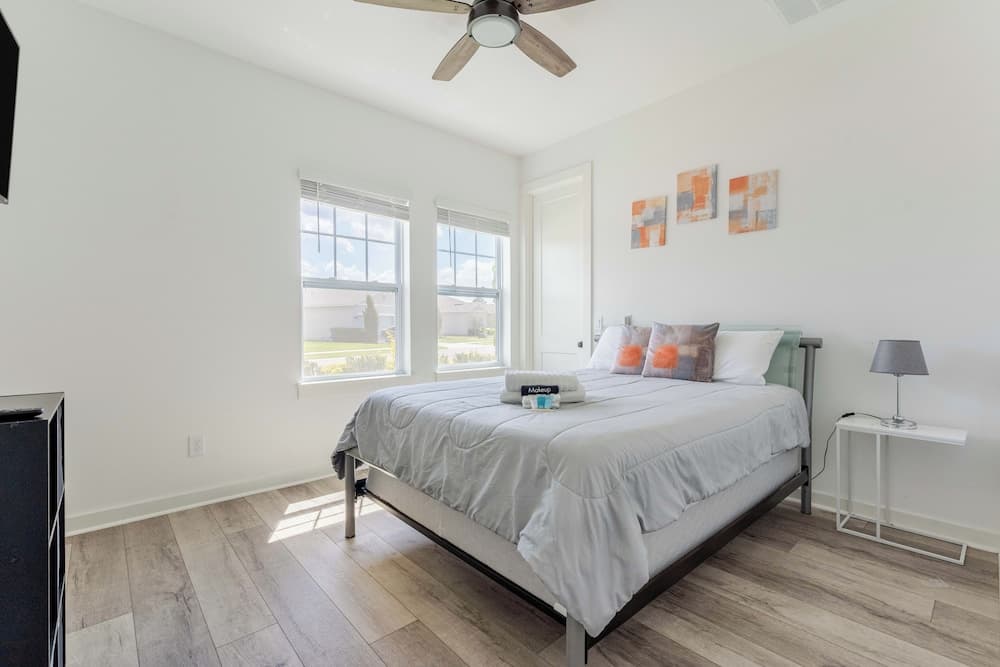 Serenity Lake - Image 9