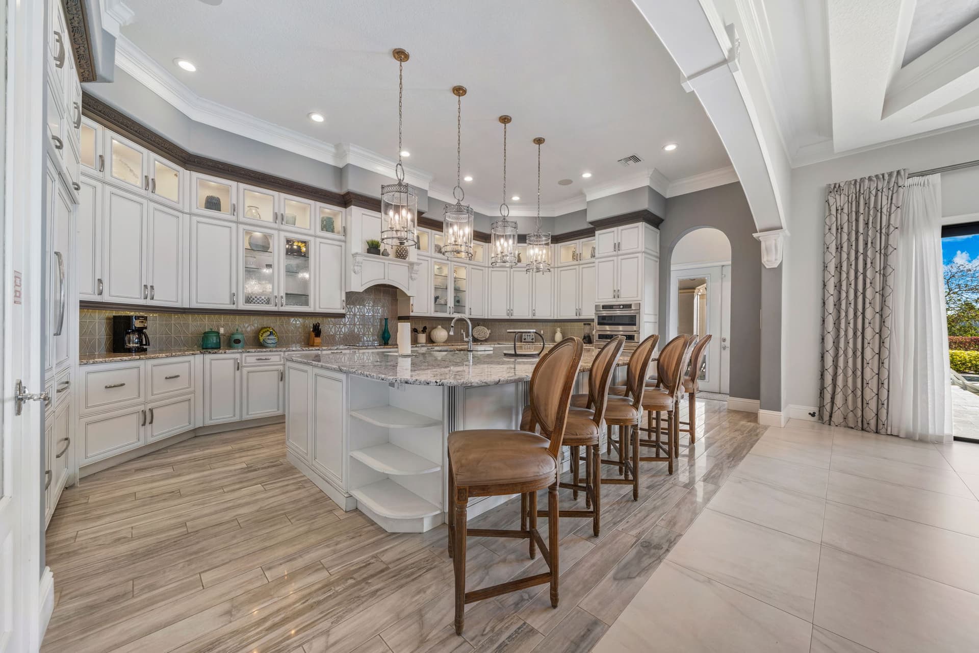 Eagle Bay - Image 13