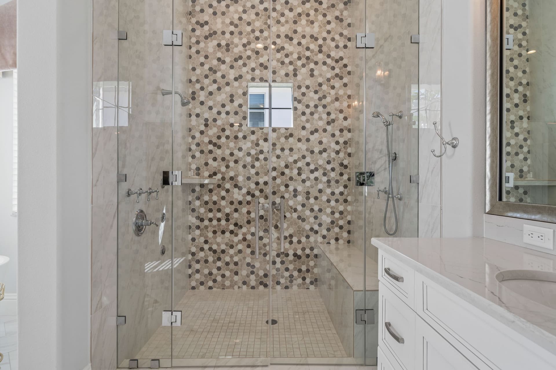 Eagle Bay - Image 65