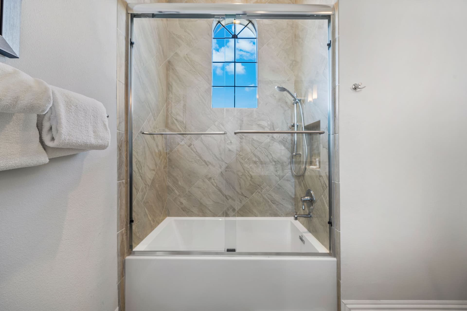 Eagle Bay - Image 67