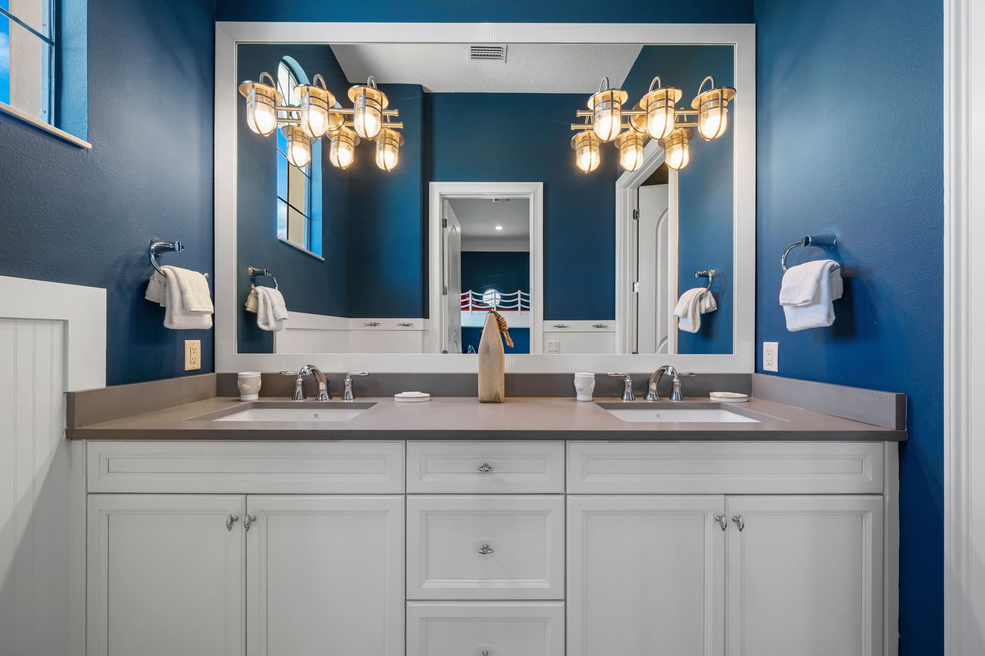 Eagle Bay - Image 81