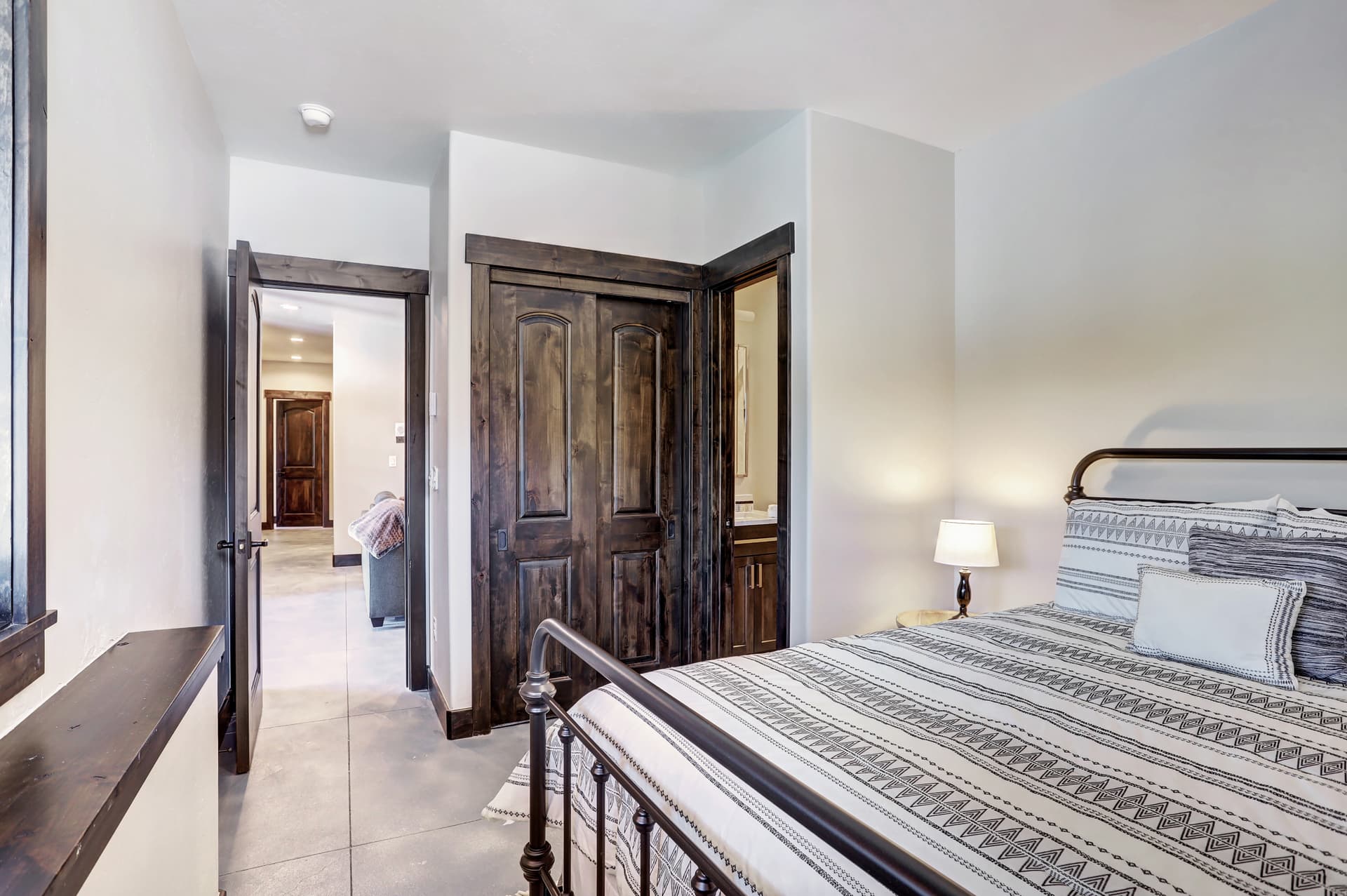 Shadows Summit - Image 32