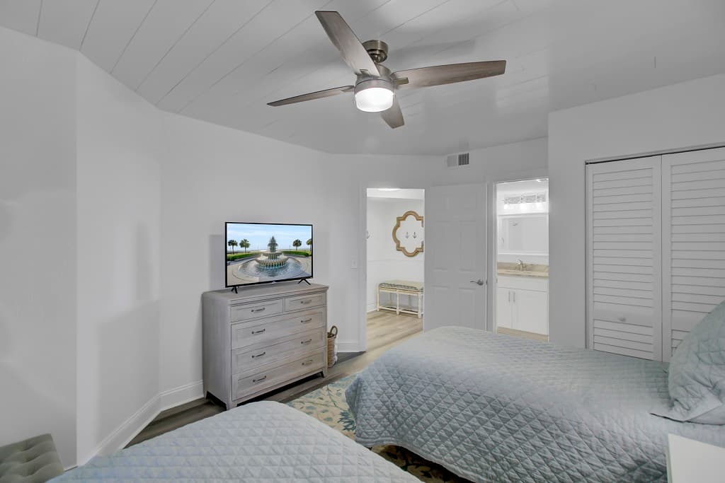 Shipwatch Condo #417C - Image 12