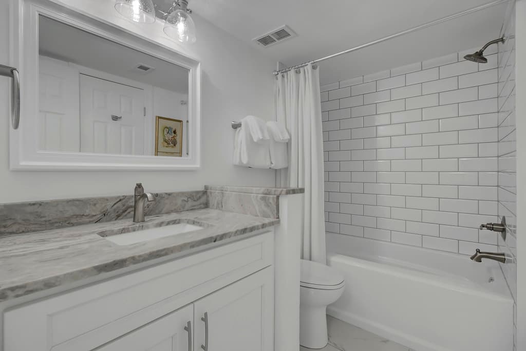 Shipwatch Condo #417C - Image 17