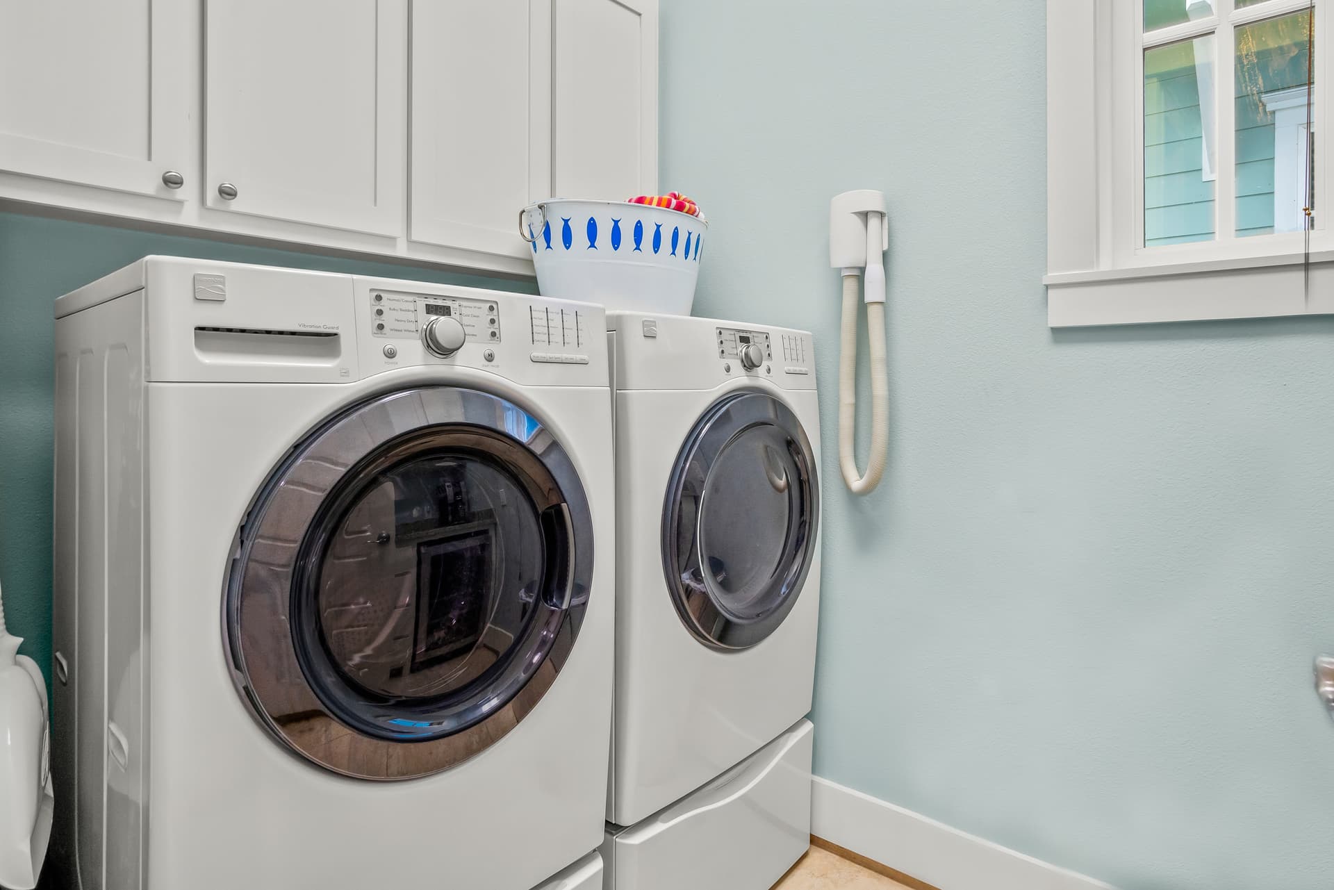 Shore House - Image 33