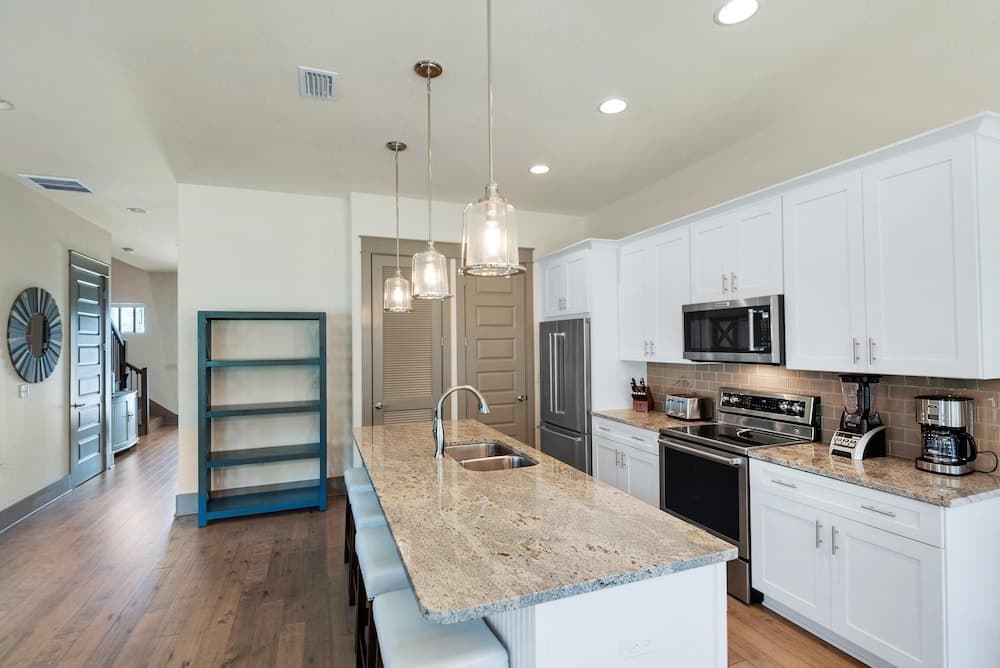 Shore Thing Getaway - Image 11