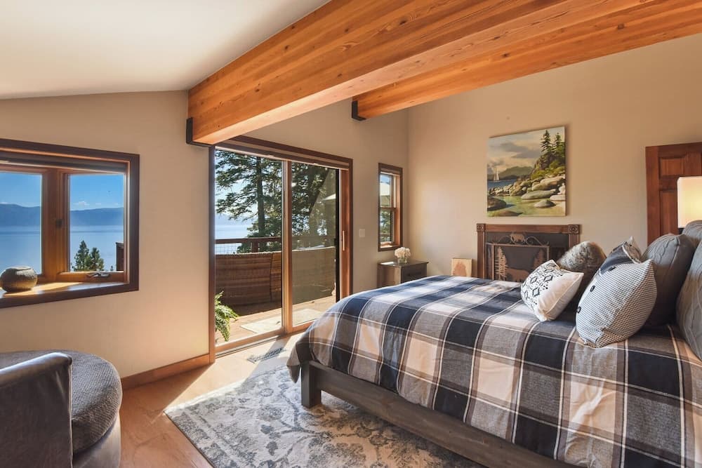 Shoreline Vista - Image 18