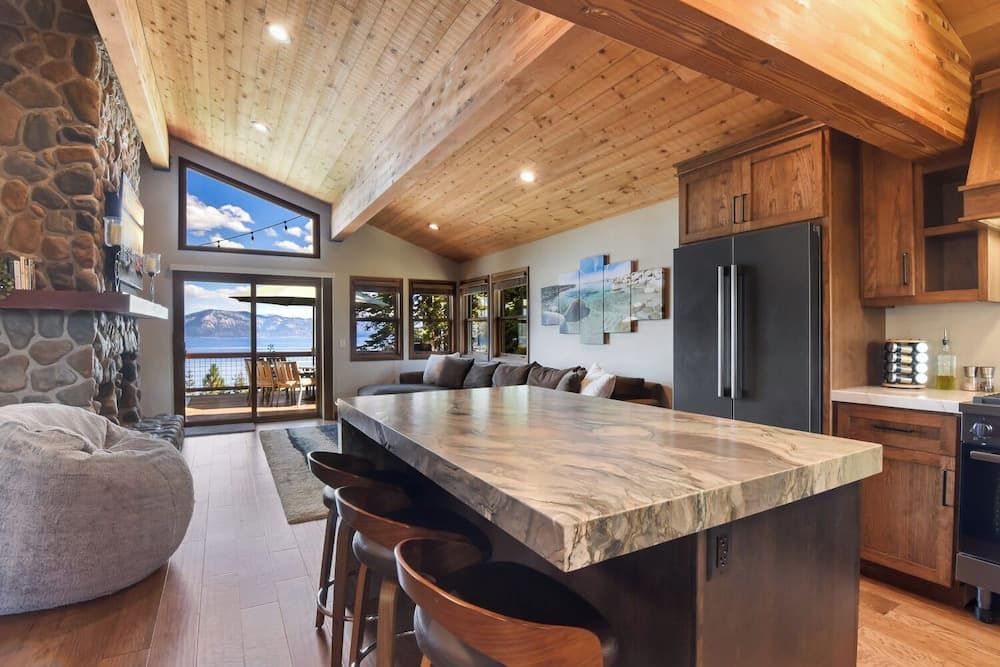 Shoreline Vista - Image 6