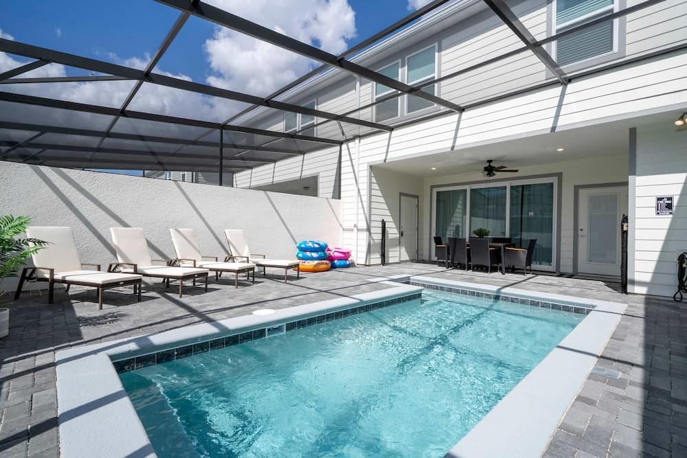 Simply Chic Retreat - Image 63