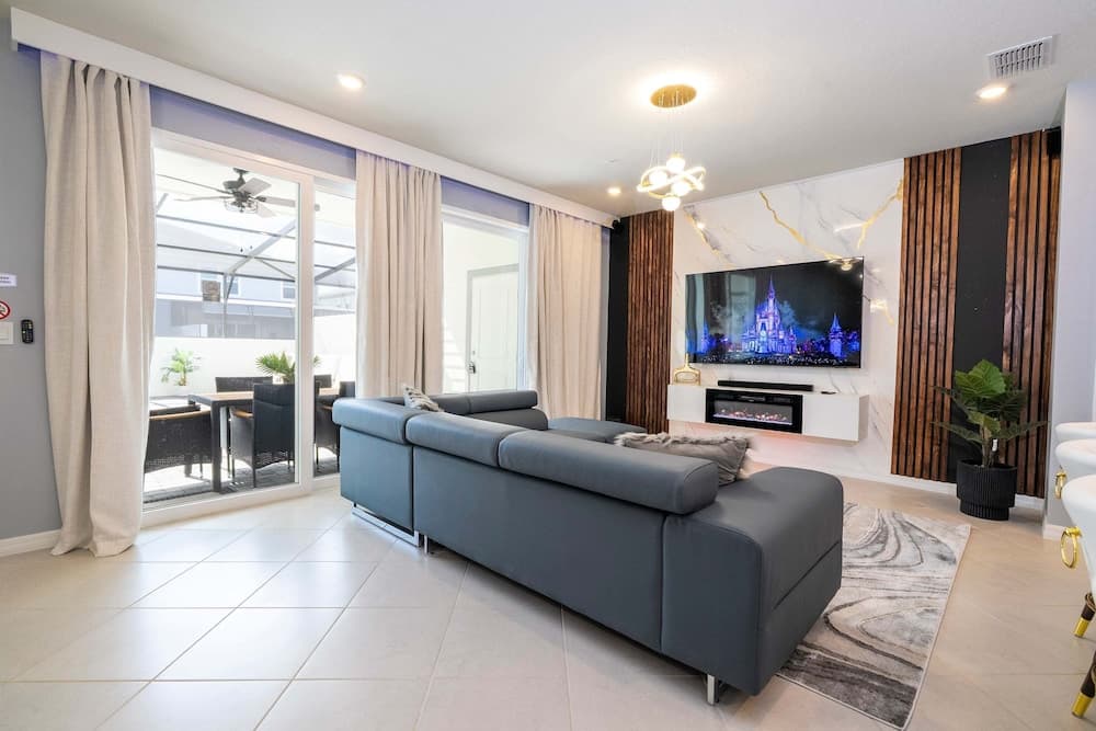 Simply Chic Retreat - Image 3