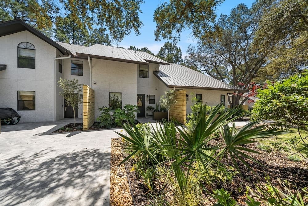 Simply Seagrove - Image 34