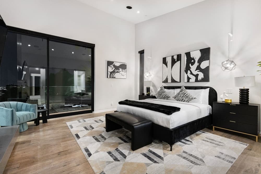 Skyline Luxury Haven - Image 7