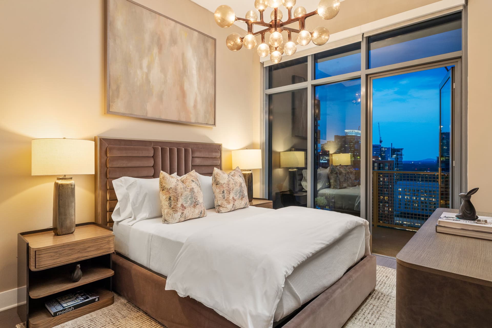 Skyline Penthouse - Image 2