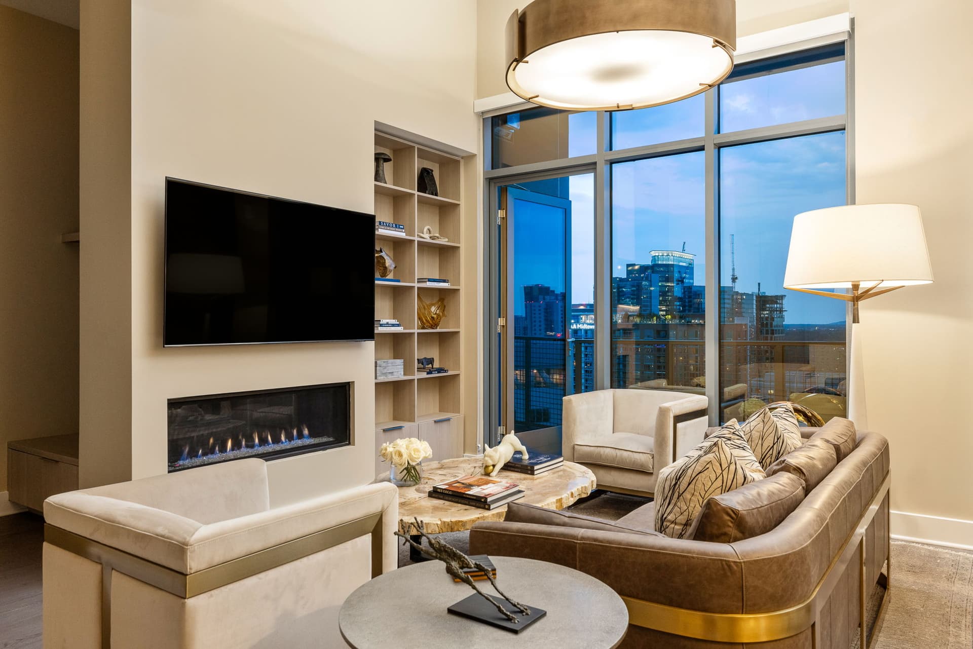 Skyline Penthouse - Image 4