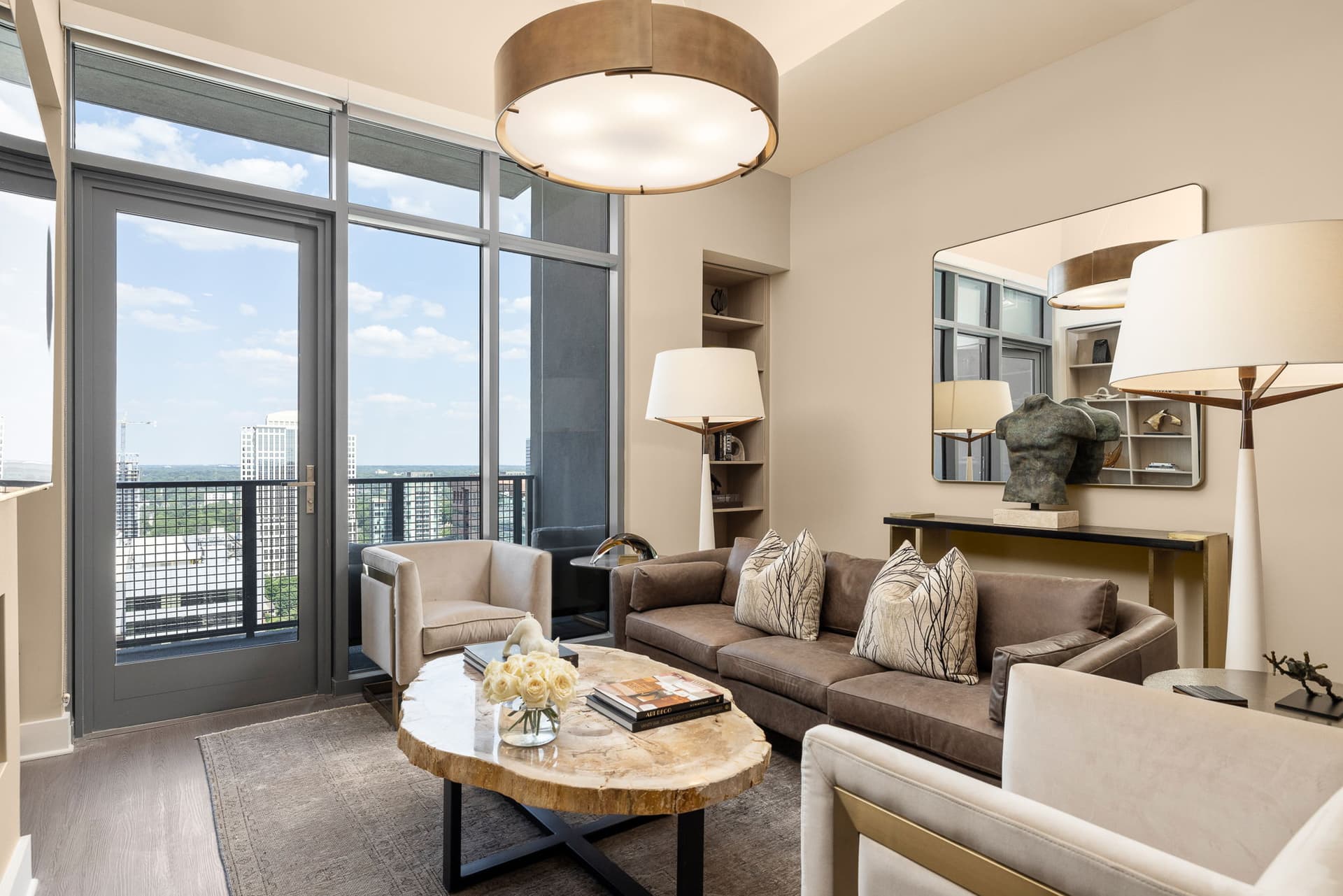 Skyline Penthouse - Image 8