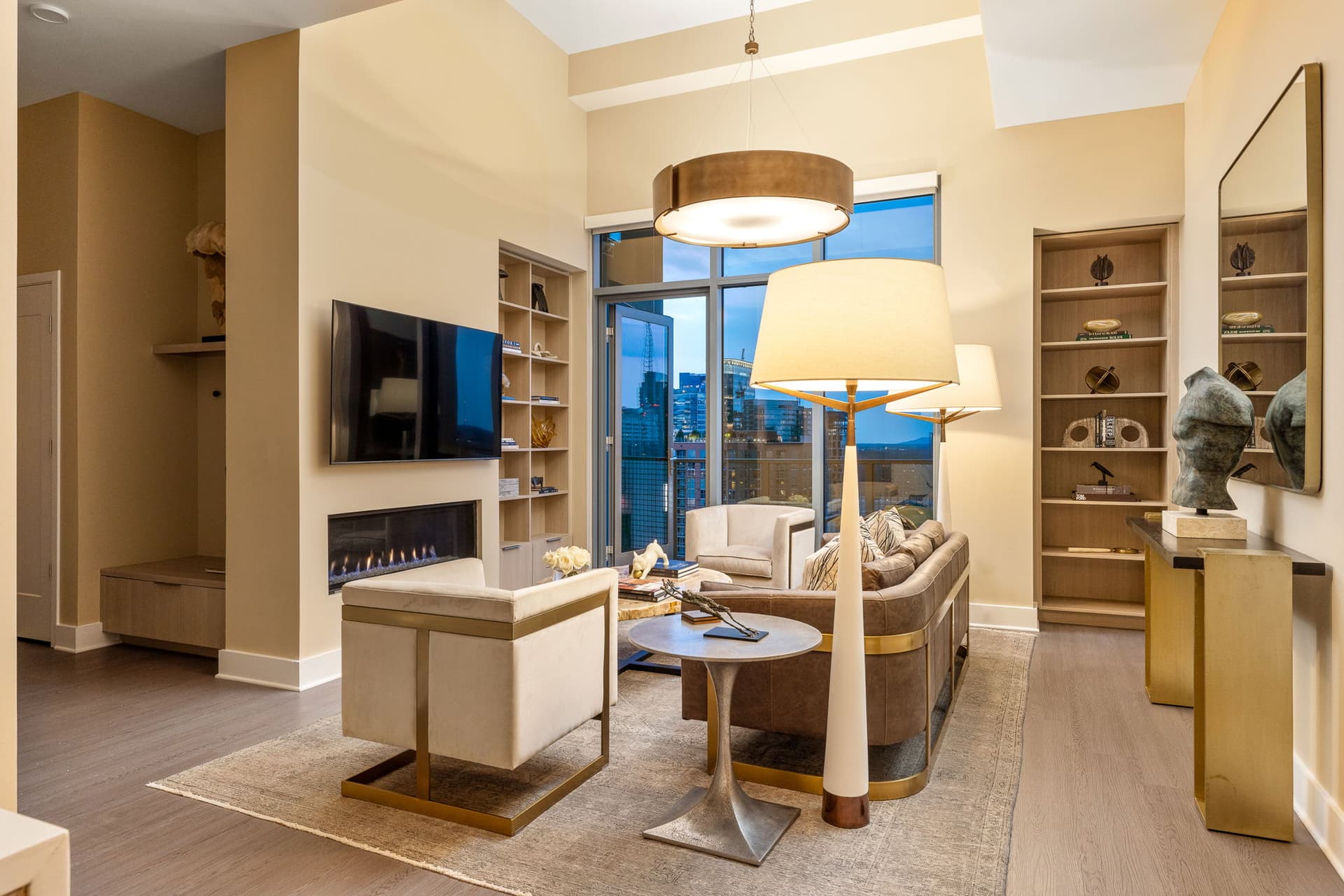 Skyline Penthouse - Image 10