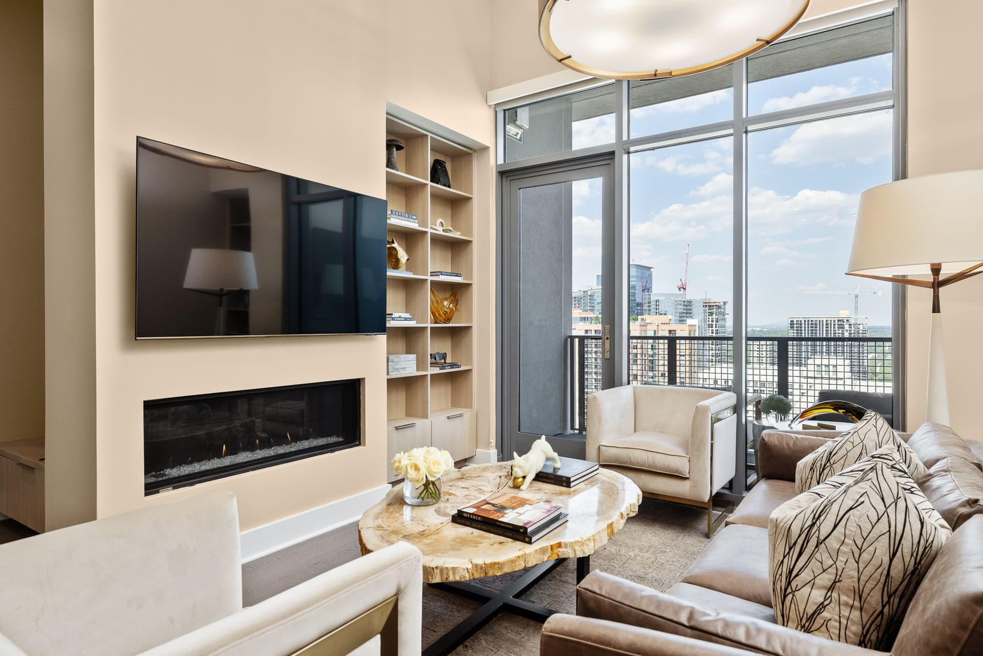 Skyline Penthouse - Image 11