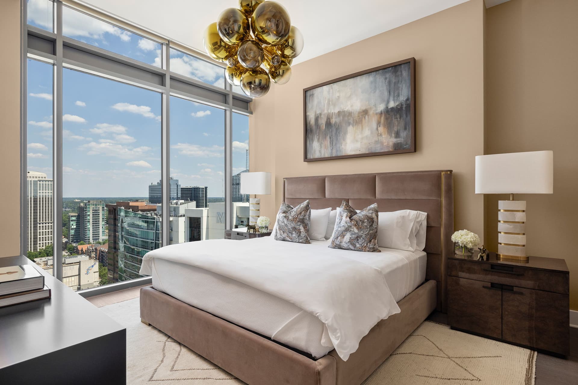 Skyline Penthouse - Image 19