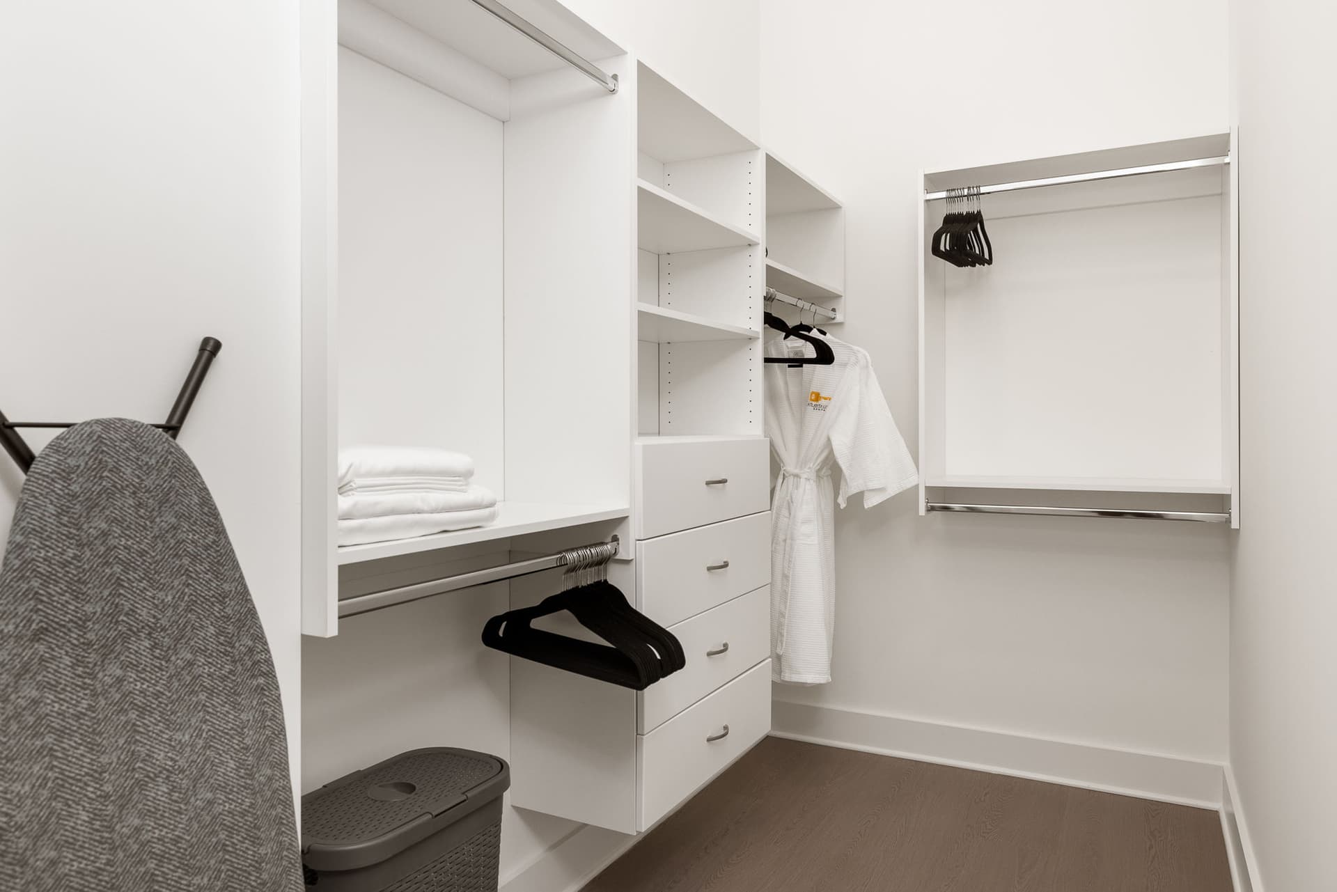 Skyline Penthouse - Image 21