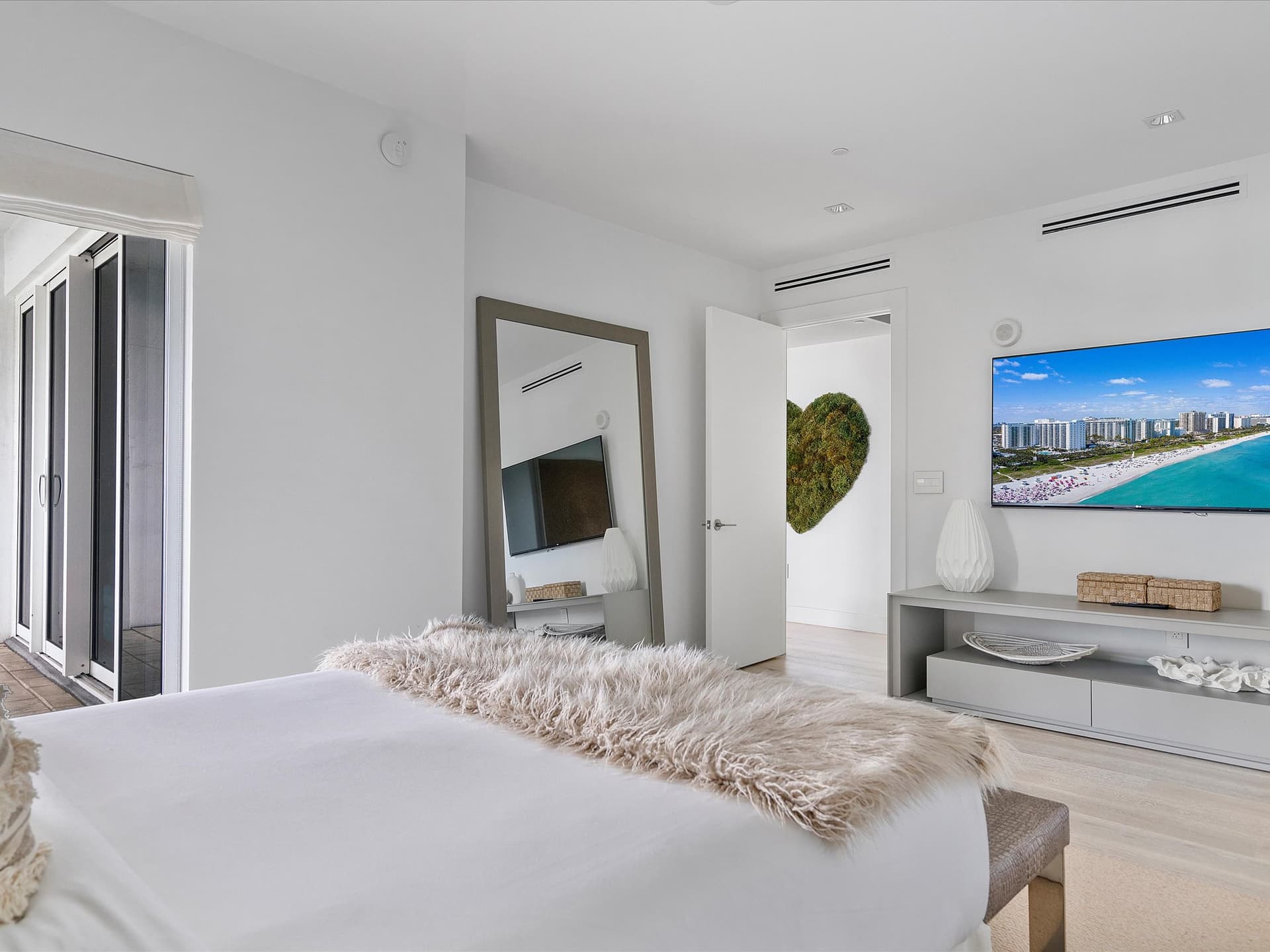 Skyline Serenity - Image 11