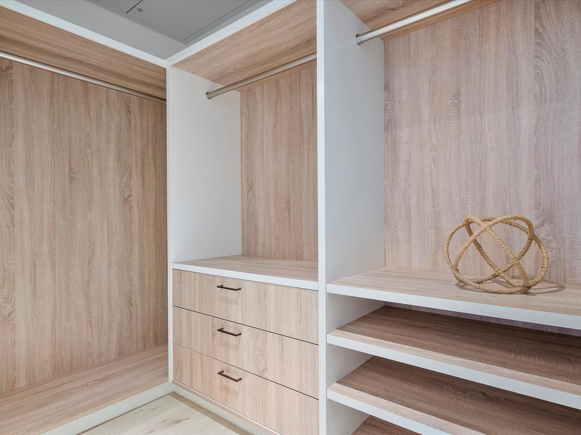 Skyline Serenity - Image 13