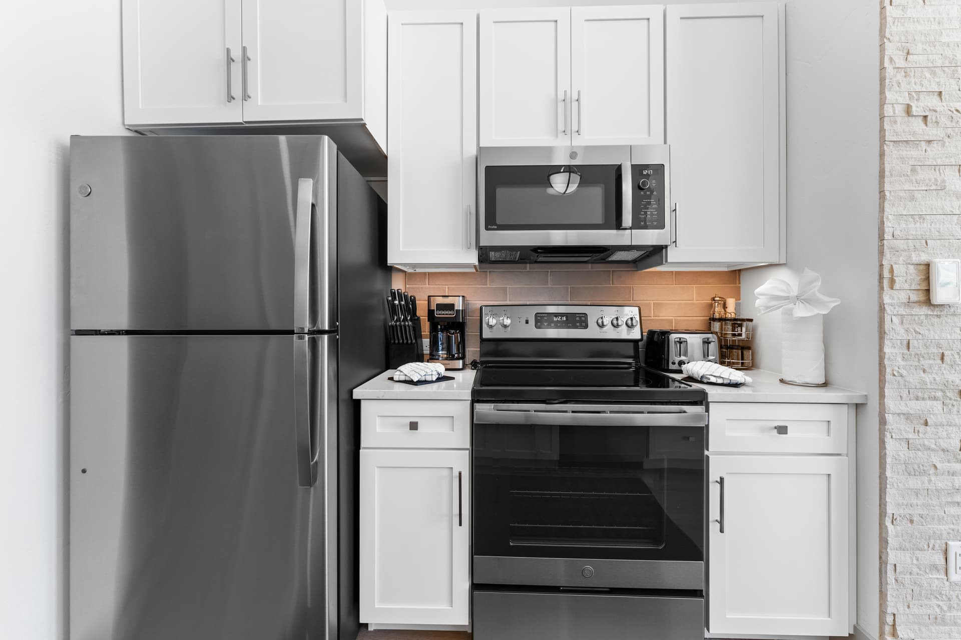 SkyWalk Flats #305E - Image 13