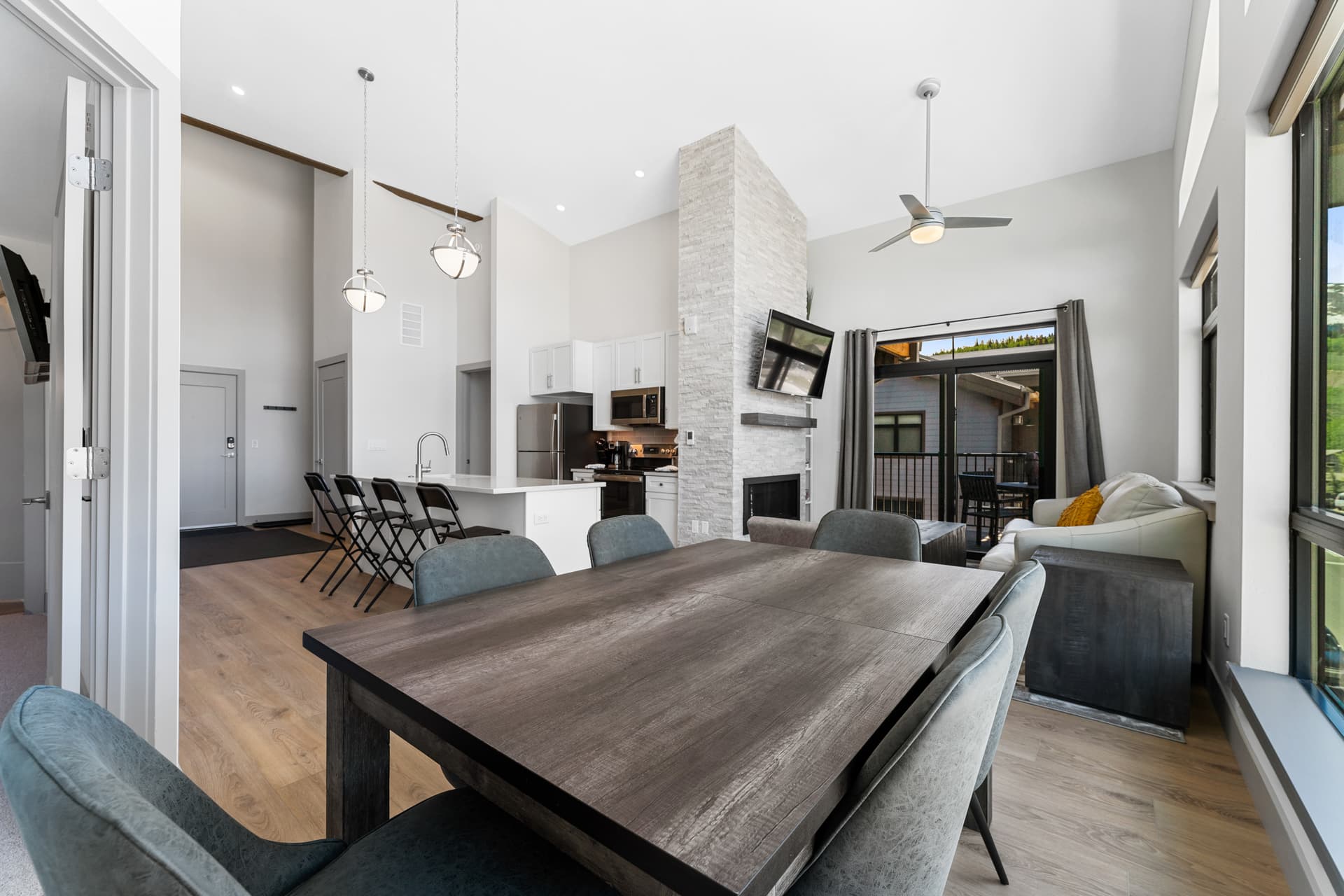 SkyWalk Flats #305E - Image 17