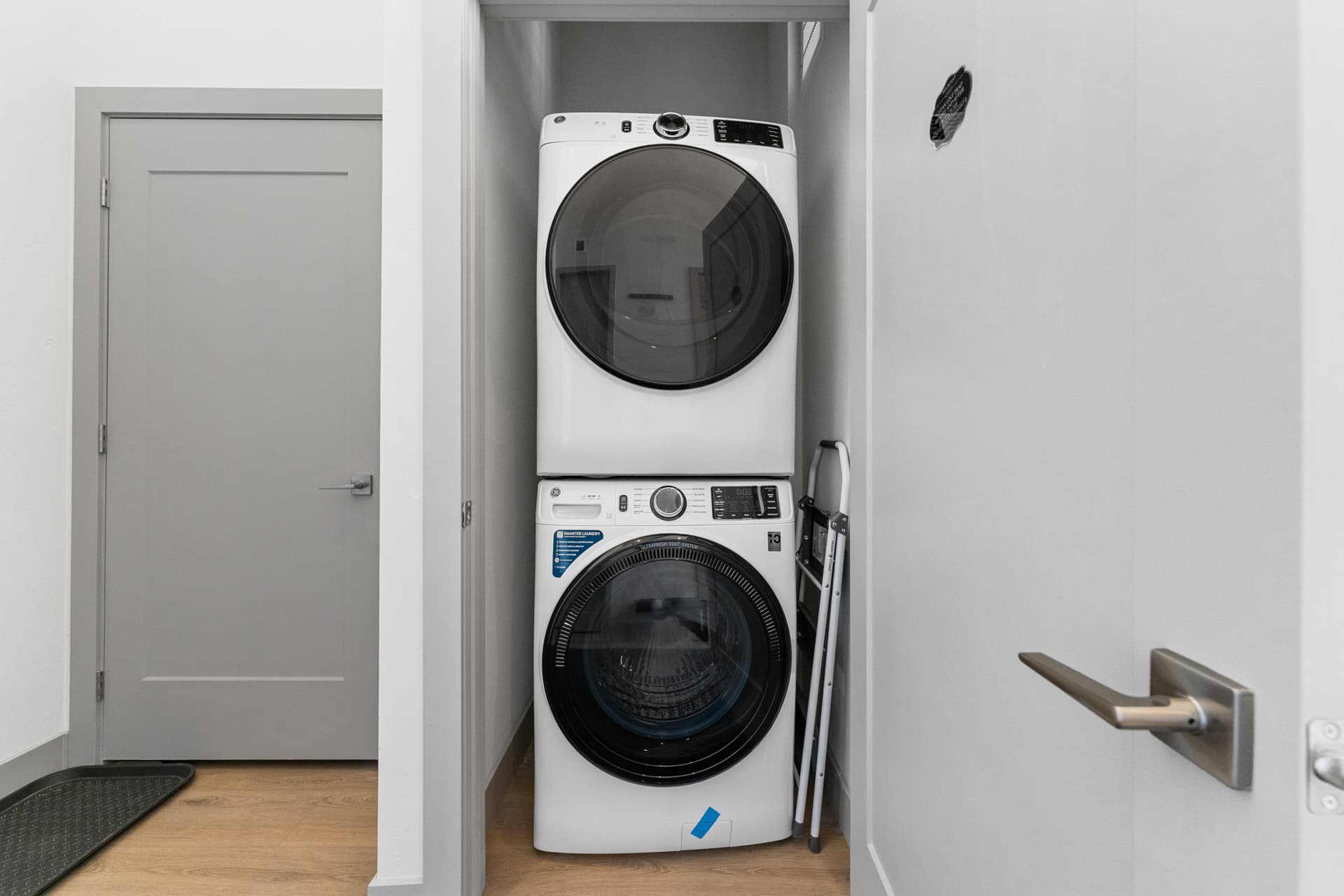 SkyWalk Flats #305E - Image 18