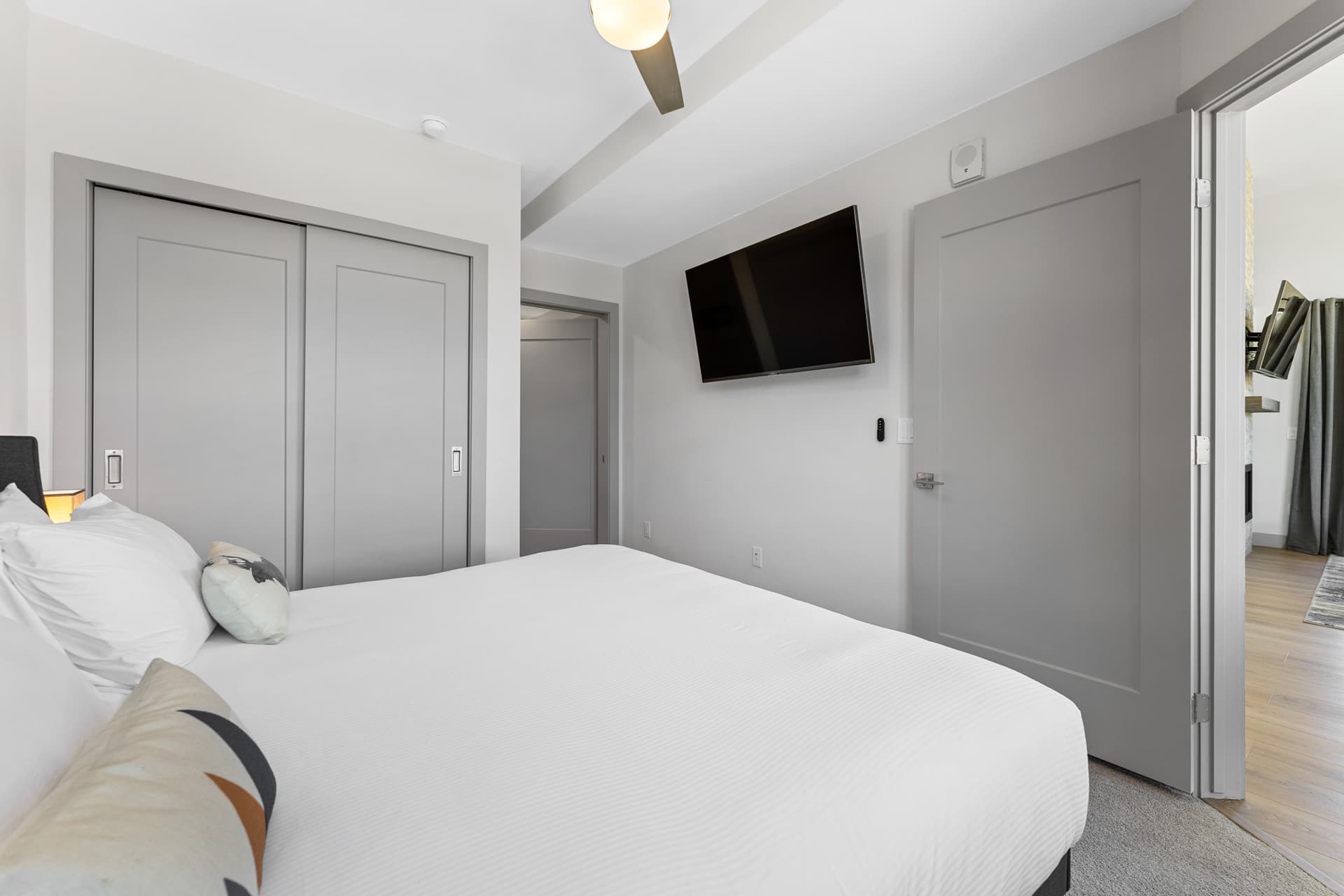 SkyWalk Flats #305E - Image 20