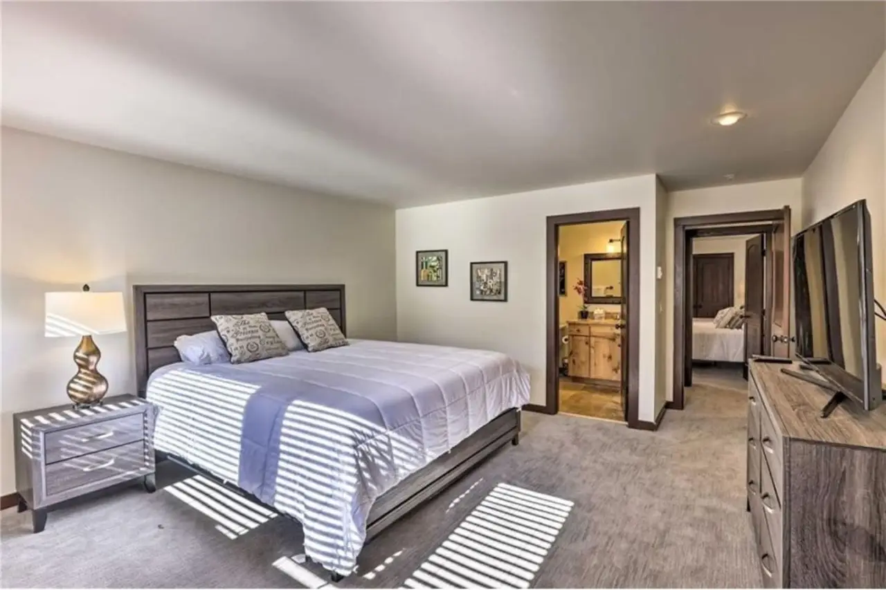 Powder and Par - Image 8