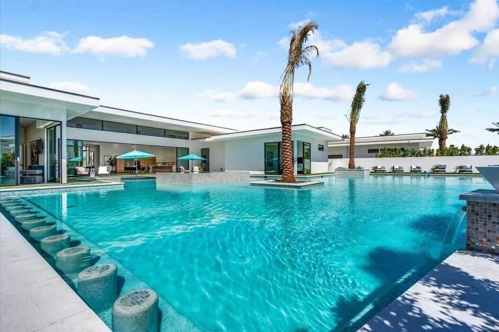 Bravo Villa #5 - Image 4