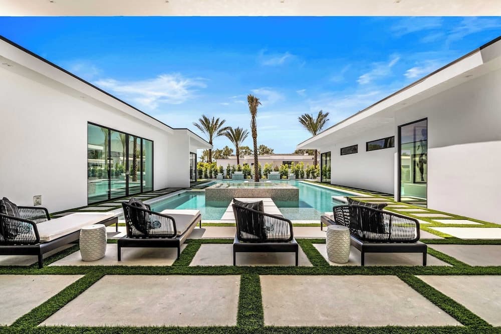 Bravo Villa #9 - Image 11