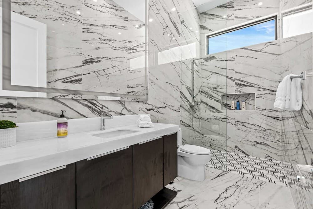 Bravo Villa #9 - Image 36