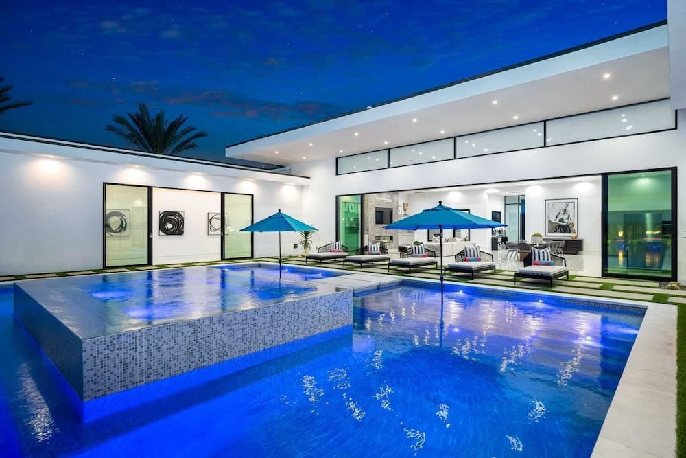 Bravo Villa #4 - Image 15