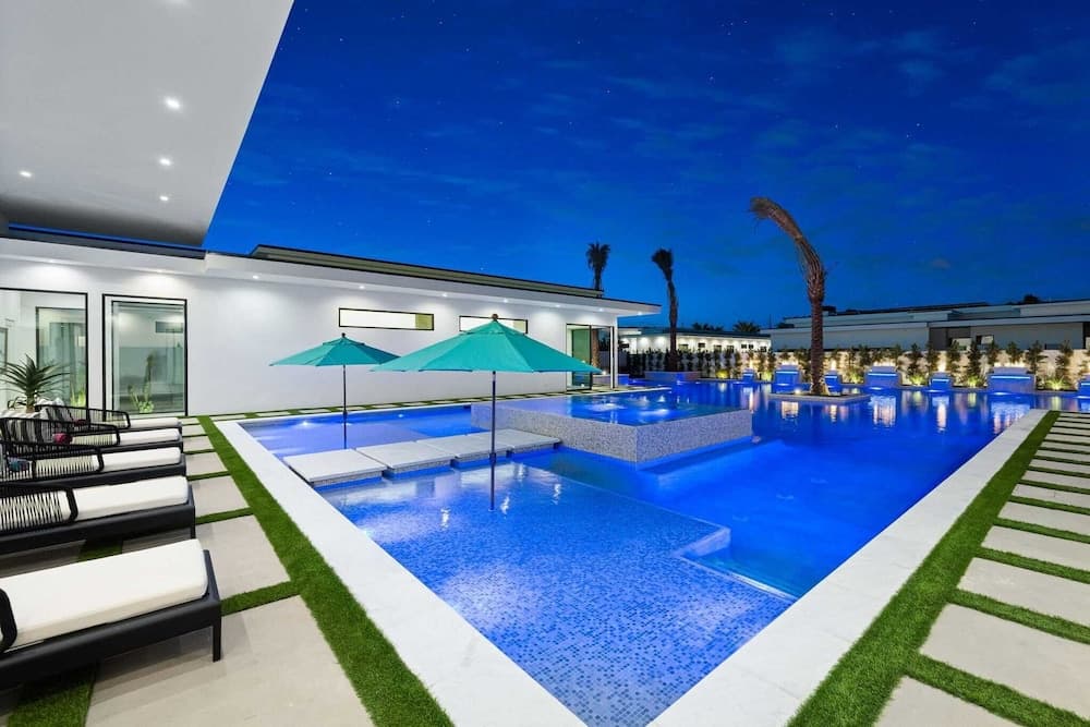 Bravo Villa #4 - Image 24