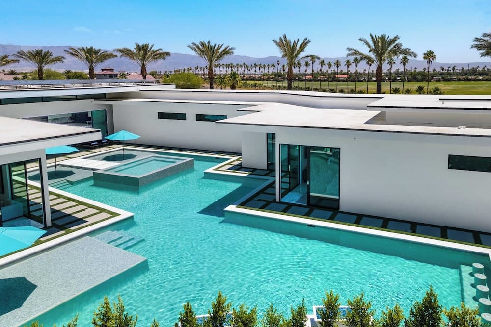 Bravo Villa #7 - Image 2