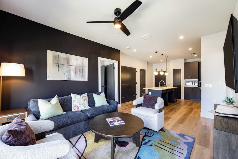 Midtown Moderns - Image 3