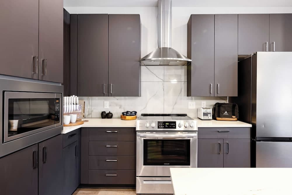 Midtown Moderns - Image 10