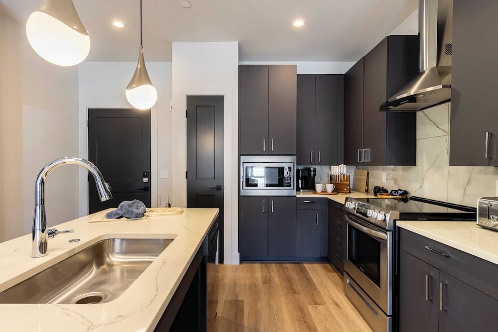 Midtown Moderns - Image 11